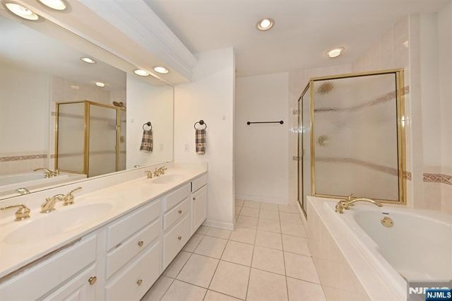 28 Thistle Drive, Paramus, NJ 07652
