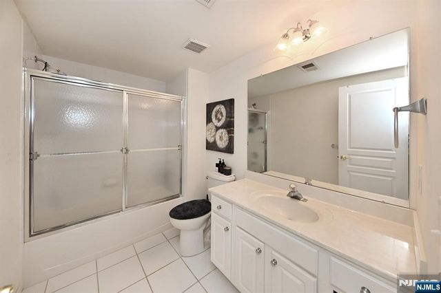28 Thistle Drive, Paramus, NJ 07652