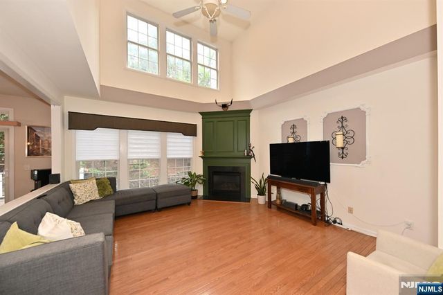 28 Thistle Drive, Paramus, NJ 07652