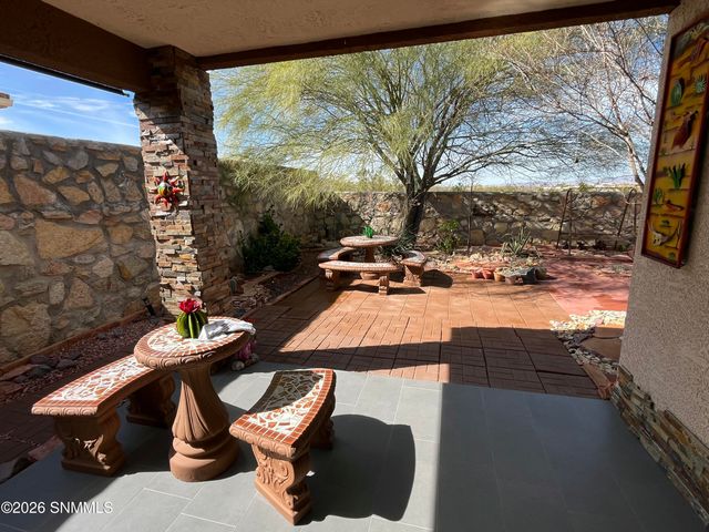 2519 Silver Hawk Avenue, Las Cruces, NM 88011