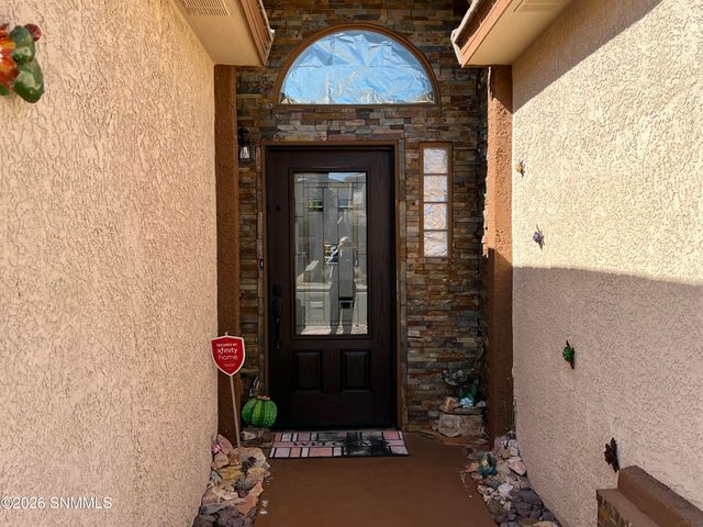 2519 Silver Hawk Avenue, Las Cruces, NM 88011
