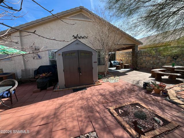 2519 Silver Hawk Avenue, Las Cruces, NM 88011