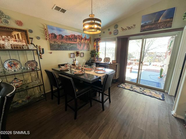 2519 Silver Hawk Avenue, Las Cruces, NM 88011