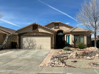 2519 Silver Hawk Avenue, Las Cruces, NM 88011