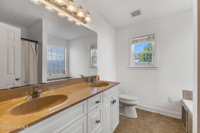 537 Catamaran Drive, Wilmington, NC 28412