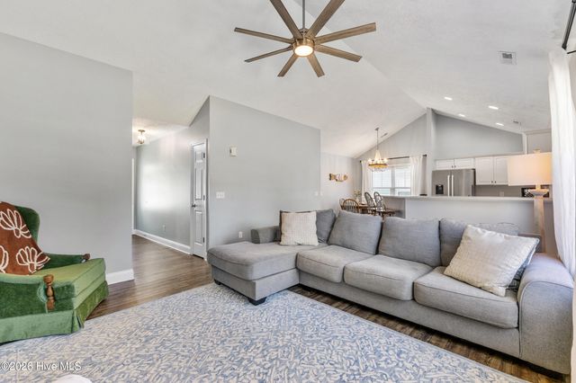 537 Catamaran Drive, Wilmington, NC 28412