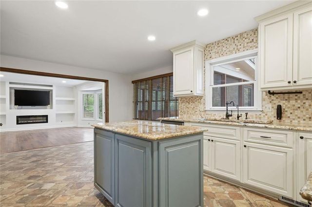 4271 Edgewater Drive NW, Kennesaw, GA 30144