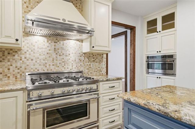 4271 Edgewater Drive NW, Kennesaw, GA 30144