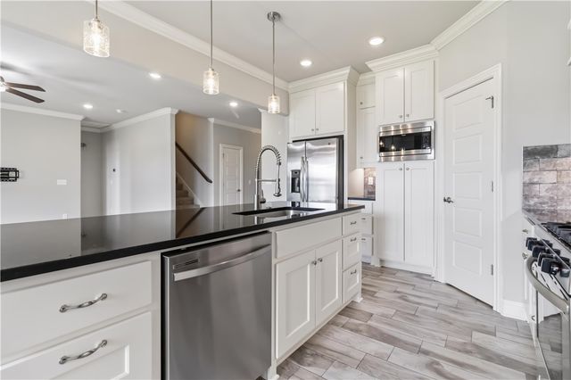 931 Skyline Loop, Centerton, AR 72719