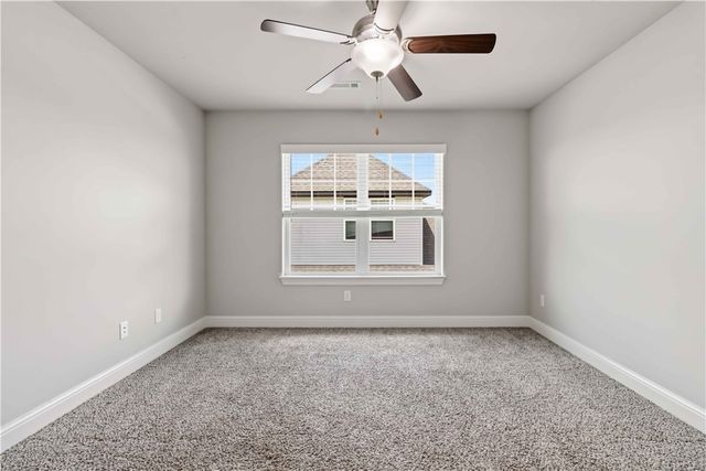 931 Skyline Loop, Centerton, AR 72719