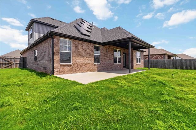 931 Skyline Loop, Centerton, AR 72719