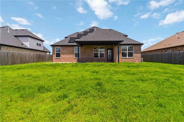 931 Skyline Loop, Centerton, AR 72719