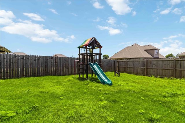 931 Skyline Loop, Centerton, AR 72719