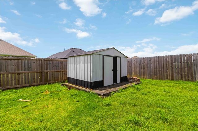 931 Skyline Loop, Centerton, AR 72719