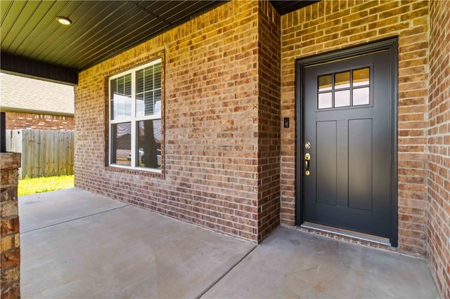 931 Skyline Loop, Centerton, AR 72719