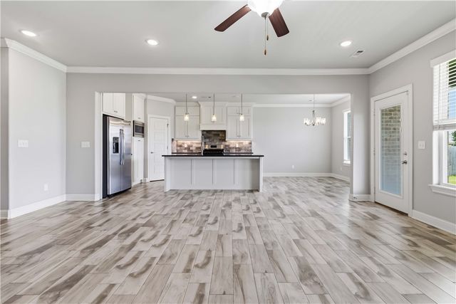 931 Skyline Loop, Centerton, AR 72719
