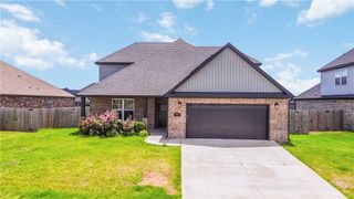 931 Skyline Loop, Centerton, AR 72719
