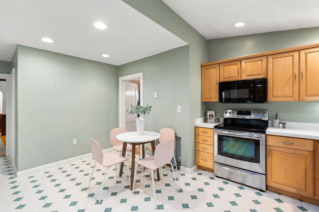 57 Grandview Rd, Arlington, MA 02476