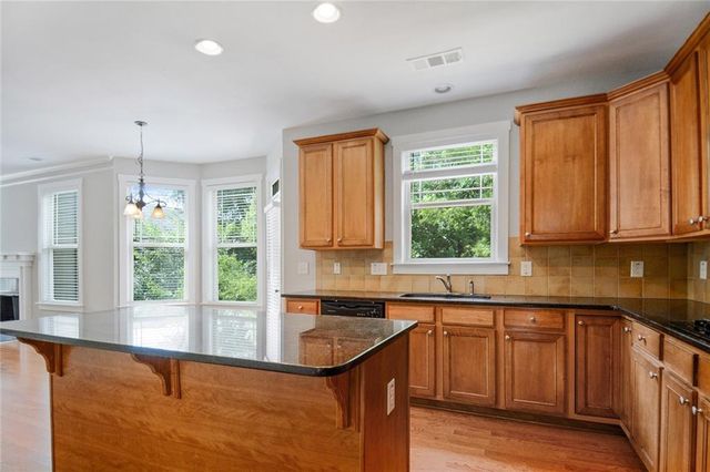 2056 Hatteras Way NW, Atlanta, GA 30318