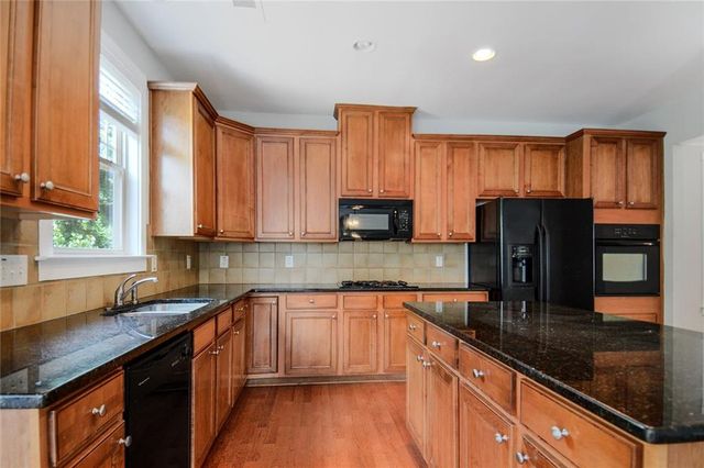 2056 Hatteras Way NW, Atlanta, GA 30318