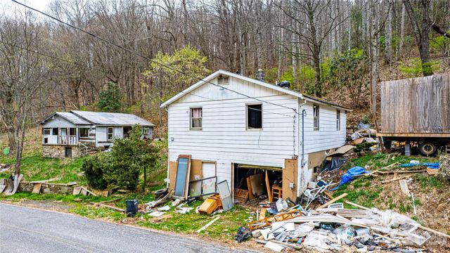 2828 Chandler Creek Road, Mars Hill, NC 28754