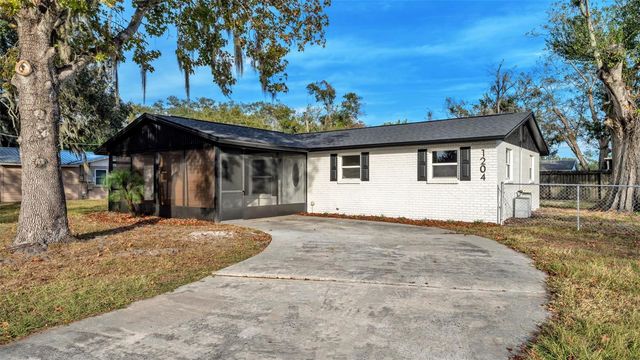 1204 N NANCY TERRACE, Plant City, FL 33563
