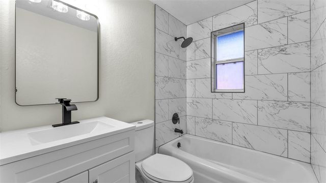 1204 N NANCY TERRACE, Plant City, FL 33563