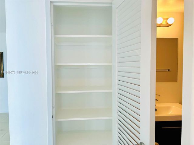 1865 79th St Cswy 16J, North Bay Village, FL 33141