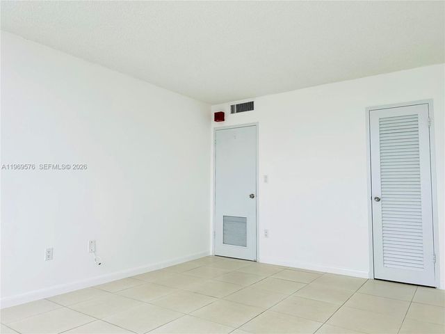 1865 79th St Cswy 16J, North Bay Village, FL 33141