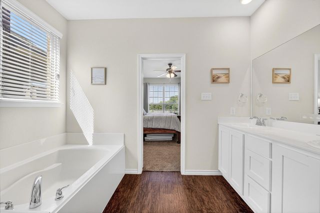 2209 Barx Drive, Little Elm, TX 75068