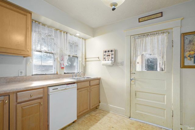 239 E jefferson Boulevard, Mishawaka, IN 46545