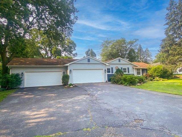 302 Mooseheart Road, North Aurora, IL 60542