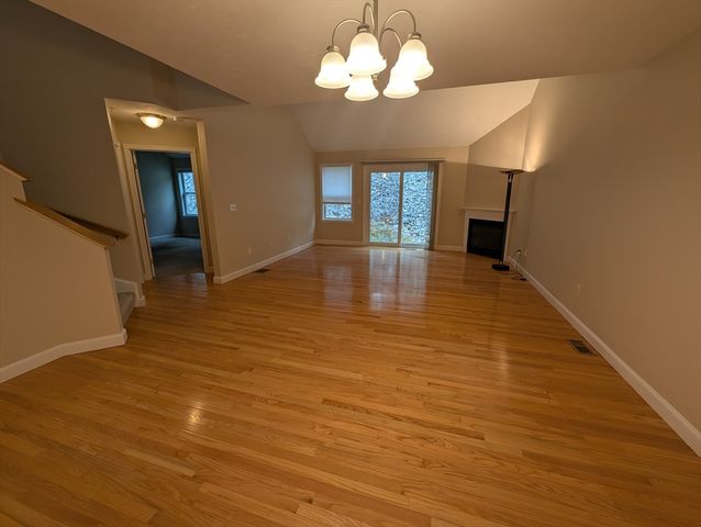 93 Westminster Dr 93, Marlborough, MA 01752