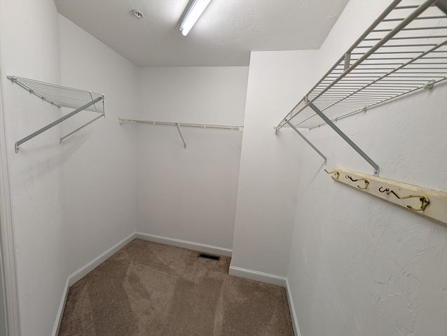 93 Westminster Dr 93, Marlborough, MA 01752