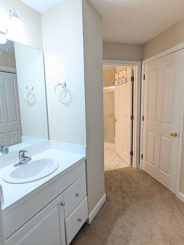 93 Westminster Dr 93, Marlborough, MA 01752