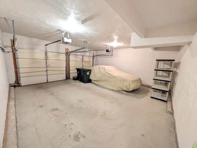 93 Westminster Dr 93, Marlborough, MA 01752