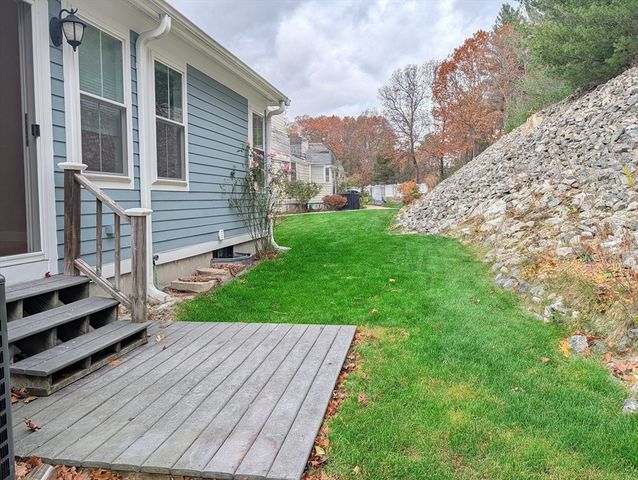 93 Westminster Dr 93, Marlborough, MA 01752