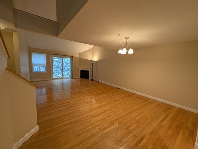 93 Westminster Dr 93, Marlborough, MA 01752