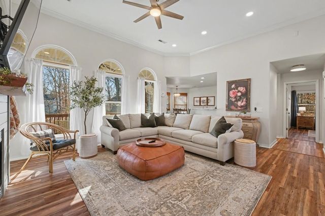 8 Slaggford Lane, Bella Vista, AR 72714