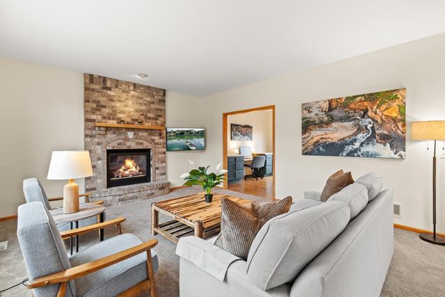 4102 Red Oak Lane, Chanhassen, MN 55331