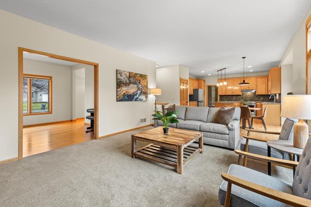 4102 Red Oak Lane, Chanhassen, MN 55331