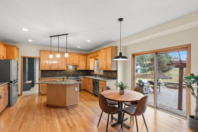 4102 Red Oak Lane, Chanhassen, MN 55331