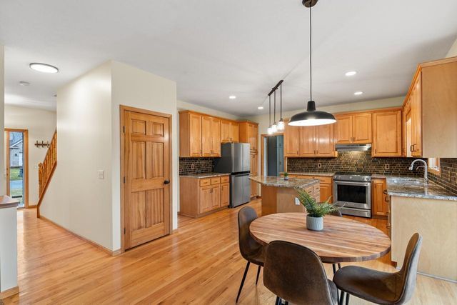 4102 Red Oak Lane, Chanhassen, MN 55331