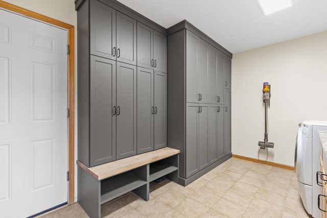 4102 Red Oak Lane, Chanhassen, MN 55331