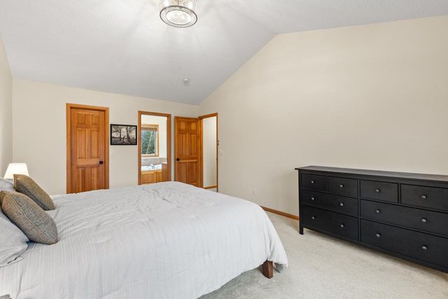 4102 Red Oak Lane, Chanhassen, MN 55331