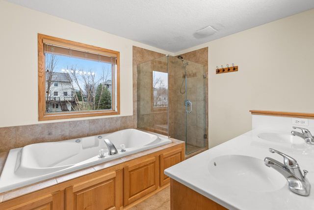 4102 Red Oak Lane, Chanhassen, MN 55331
