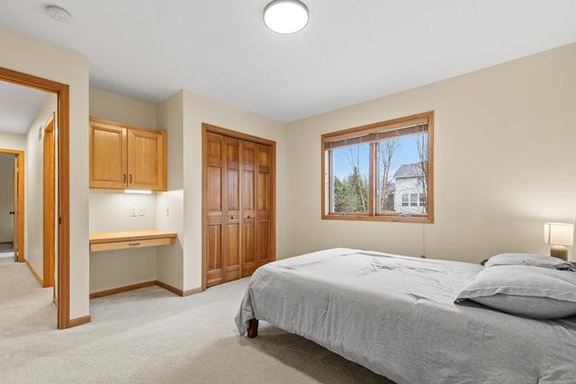 4102 Red Oak Lane, Chanhassen, MN 55331