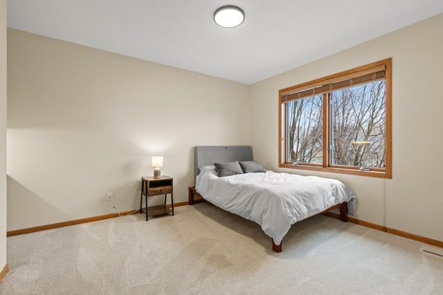 4102 Red Oak Lane, Chanhassen, MN 55331