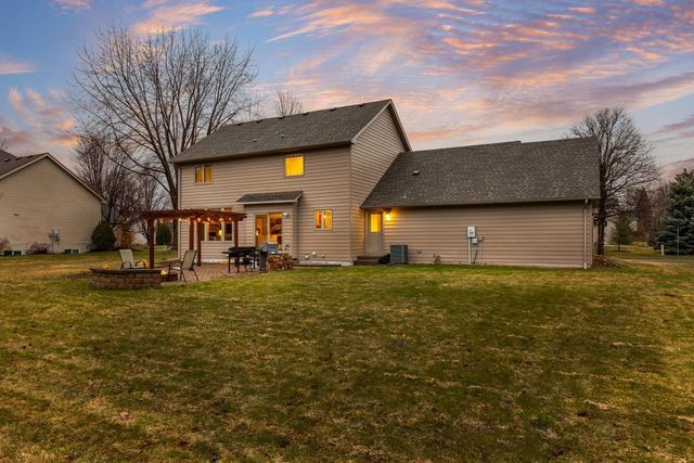 4102 Red Oak Lane, Chanhassen, MN 55331
