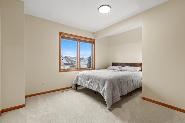 4102 Red Oak Lane, Chanhassen, MN 55331